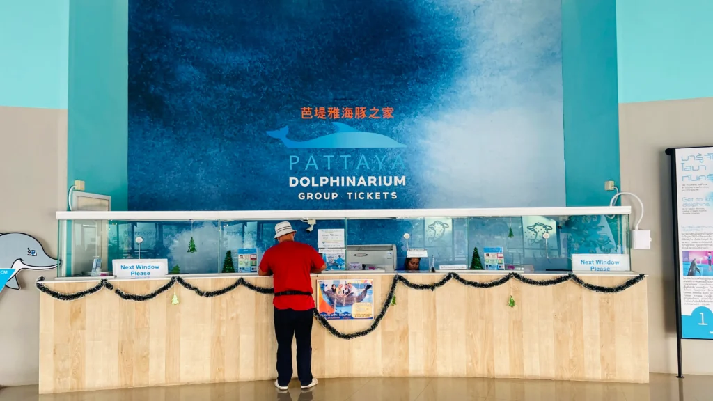 Explore Dolphinarium Pattaya And Experience The Magic of Swimming with Dolphins and Seals. 5 Dolphinarium Pattaya Explore Dolphinarium Pattaya And Experience The Magic of Swimming with Dolphins and Seals.